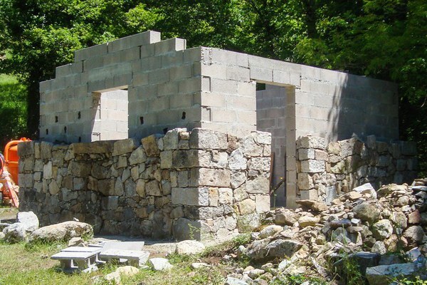 Construction caseddu en pierres seches bastelica corse