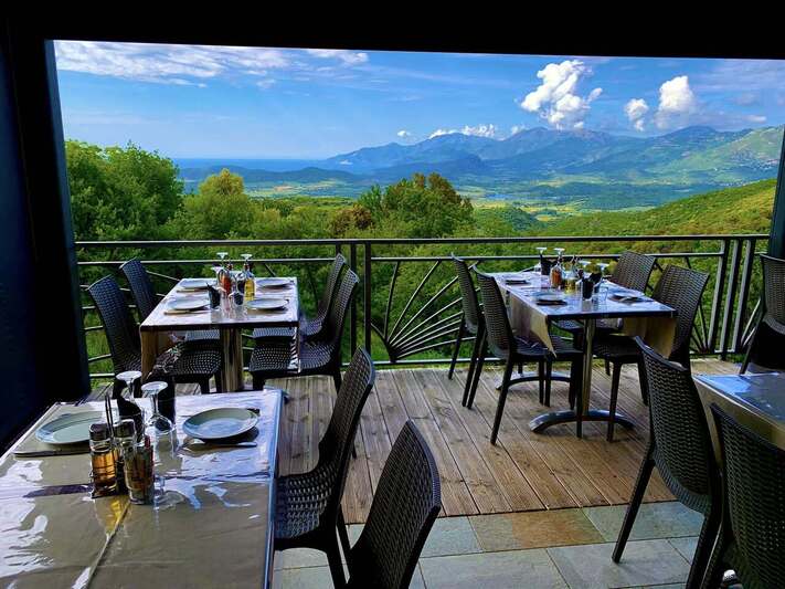 Terrasse - Restaurant I Fratelli in Rapale, Korsika.