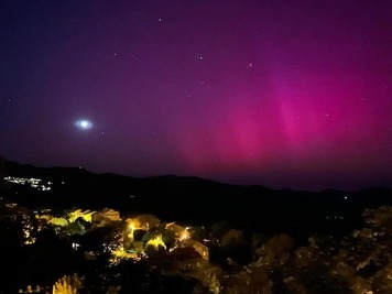 Nordlichter 2024 im Restaurant I Fratelli in Rapale, Korsika aufgenommen.