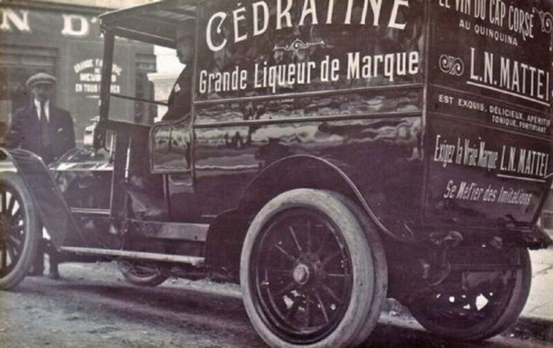 Voiture Distillerie L.N. Mattei Cap Corse