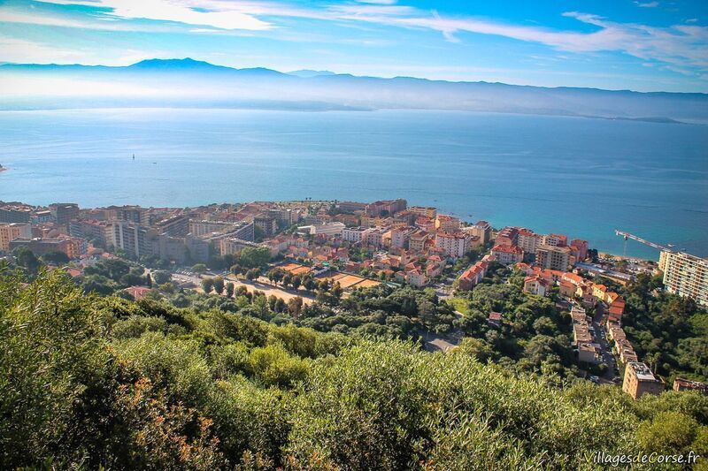 Blick Ajaccio Von der Balade Des Anglais aus - 09/05/2013