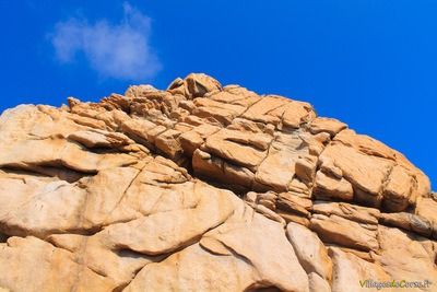 Roter Porphyrfelsen auf dem Zöllnerpfad in Ajaccio - 01/04/2012